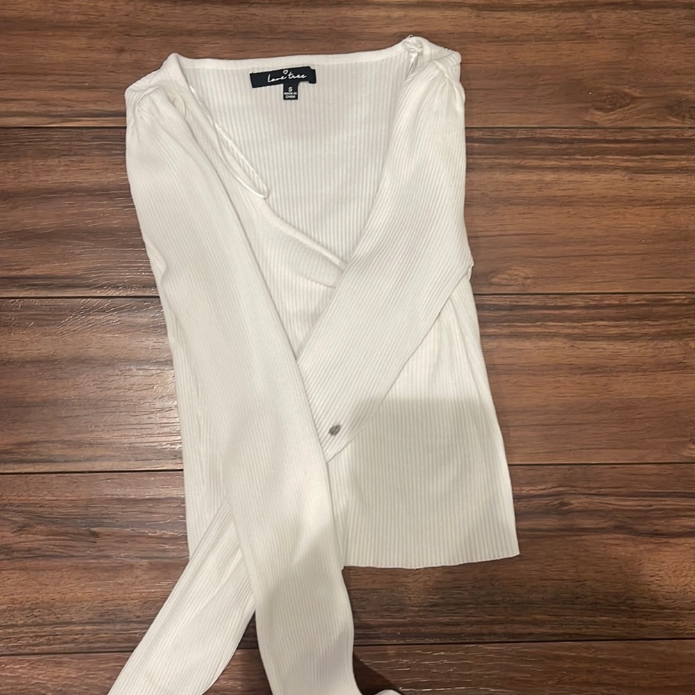 Small stain white long sleeve